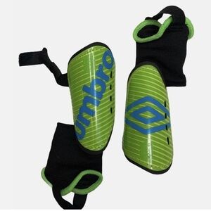 NWT Umbro Aturo Youth Soccer Shin Guards Size L For Players 3'11" - 4'7"